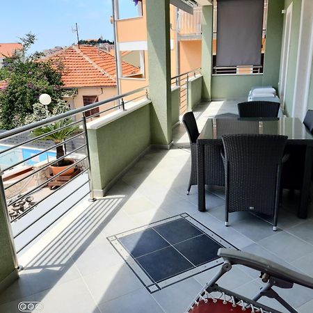 -Villa Sjor -Primosten-Apartmani- Has 2 Large Apartments And 2 Smaller Ones -Primosten Lokvice 6 Exteriér fotografie