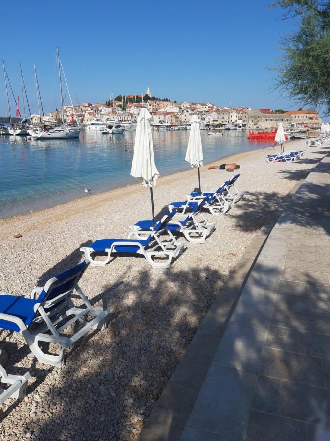 -Villa Sjor -Primosten-Apartmani- Has 2 Large Apartments And 2 Smaller Ones -Primosten Lokvice 6 Exteriér fotografie