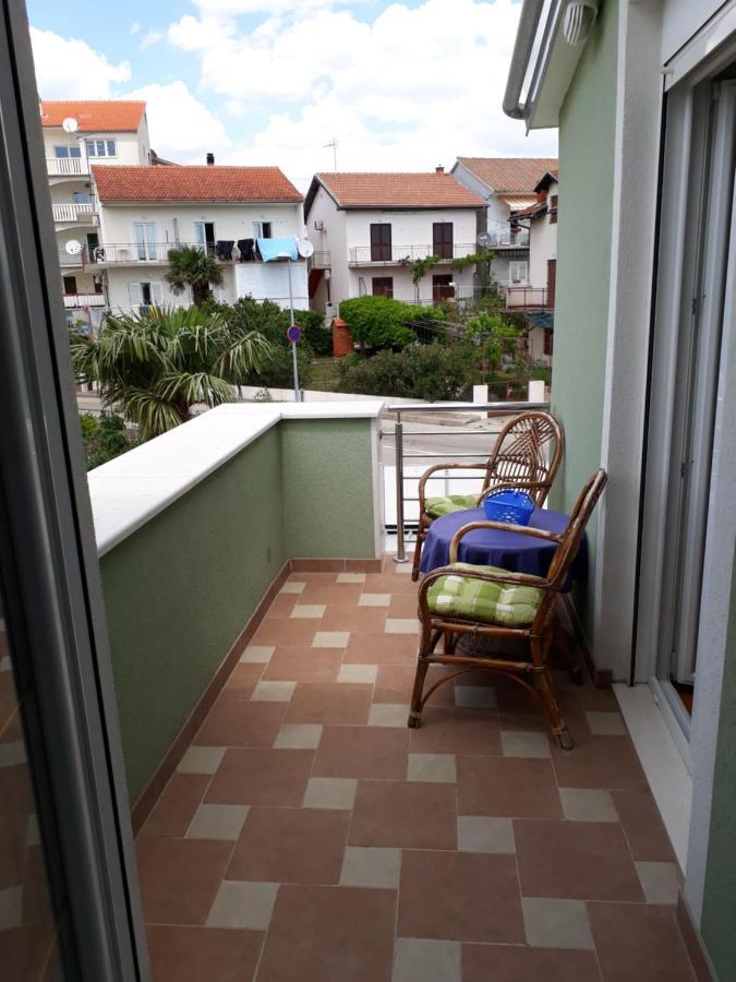 -Villa Sjor -Primosten-Apartmani- Has 2 Large Apartments And 2 Smaller Ones -Primosten Lokvice 6 Exteriér fotografie