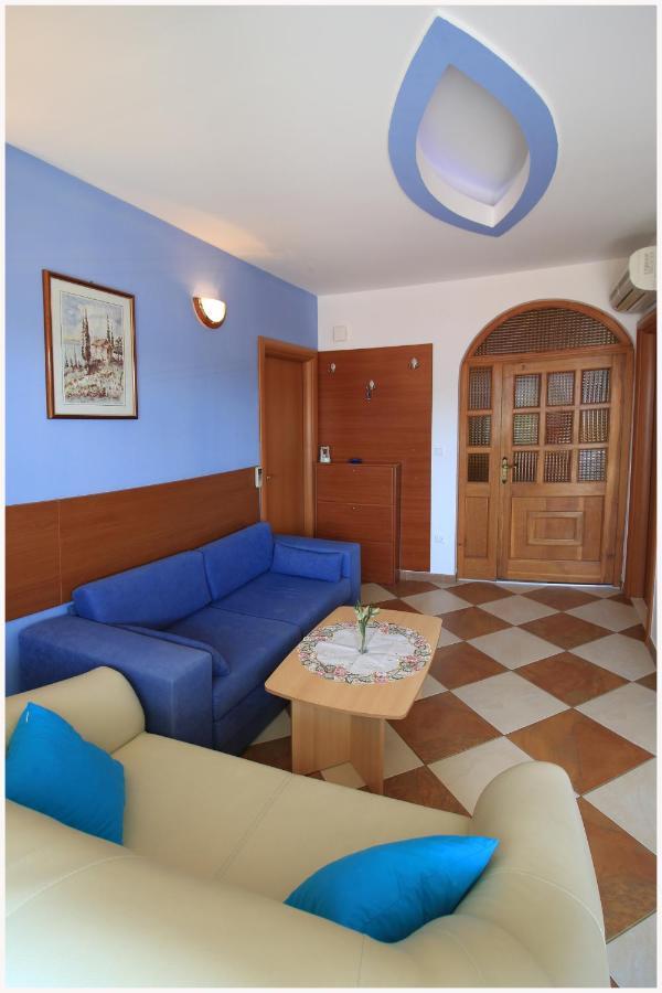 -Villa Sjor -Primosten-Apartmani- Has 2 Large Apartments And 2 Smaller Ones -Primosten Lokvice 6 Exteriér fotografie